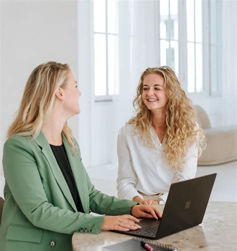 Dringend: Secretary plus vacatures in Eindhoven .